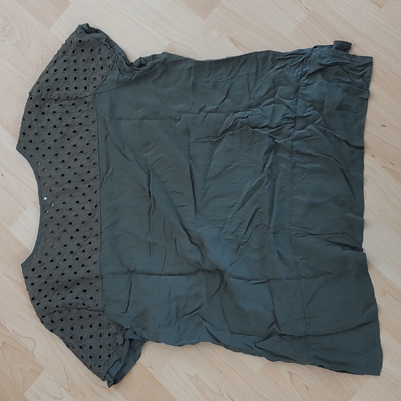 Short sleeve top size xl - Picture 2 of 4